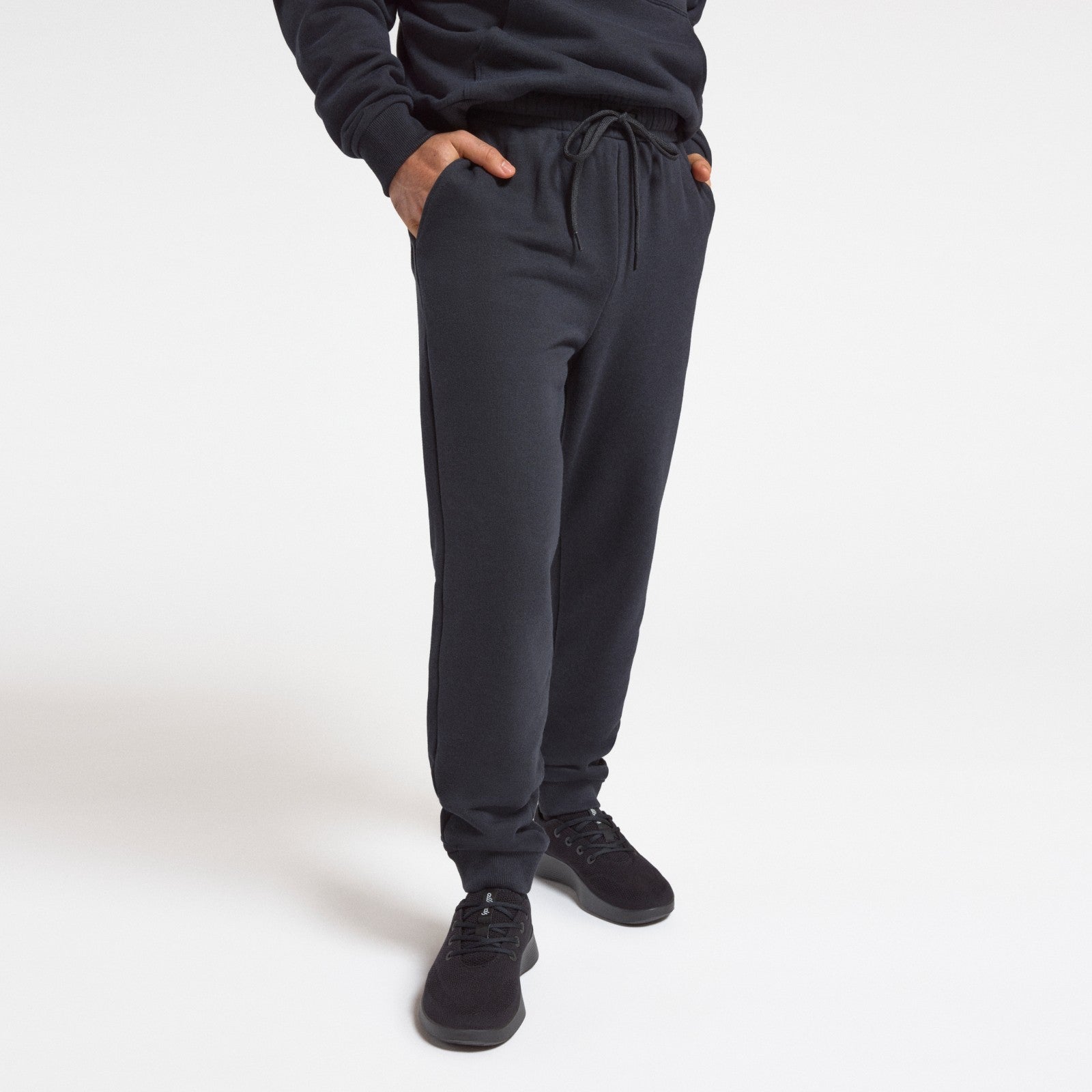 25Q1_Apparel_MerinoBlendSweatpant_Site_PDP_Men_TrueBlack_Front_1600x1600_7d935343-837f-4a7d-aea0-b6cd81fab57f.jpg