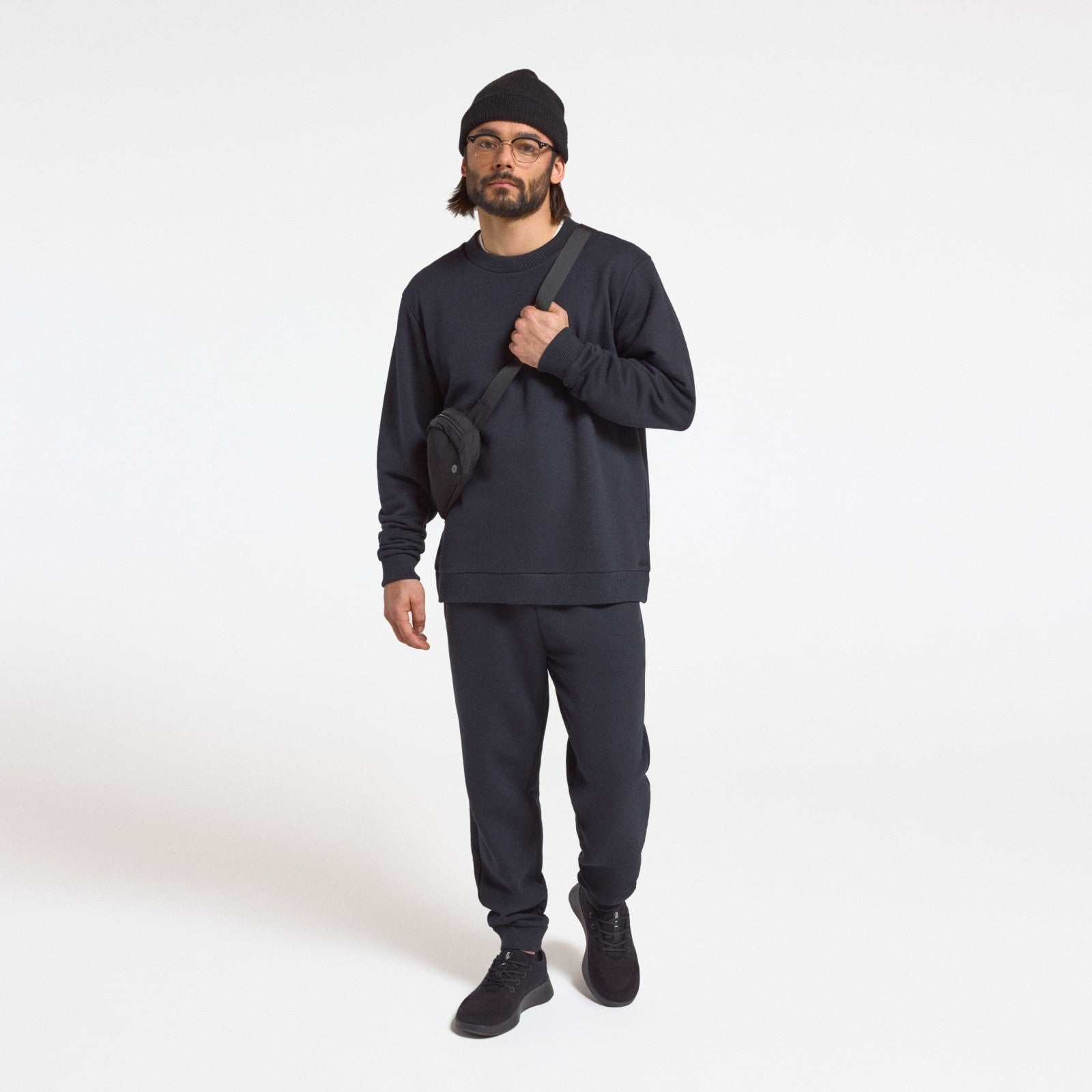 25Q1_Apparel_MerinoBlendSweatpant_Site_PDP_Men_TrueBlack_FullBody_1600x1600_37290c67-fcb6-4c0c-964b-9531dc7f0cf8.jpg