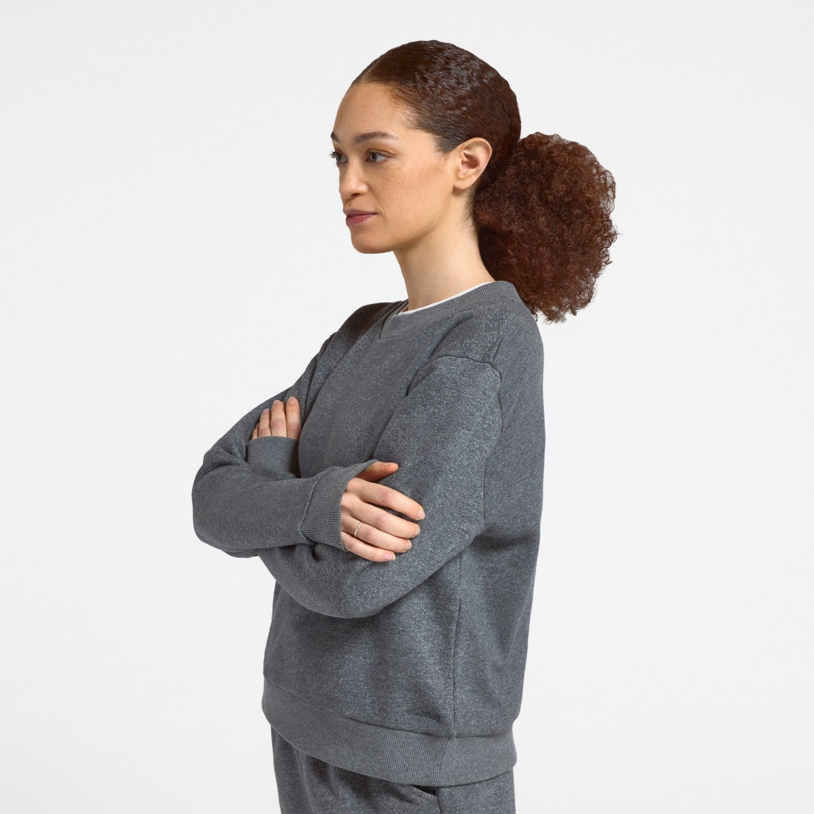25Q1_Apparel_MerinoBlendSweatshirt_Site_PDP_Women_Natural_Grey_Heather_WaistUpFront_5299_1600x1600_f12ac2a5-1dca-4b7e-a02c-76dd2ddcf37c-1.jpg